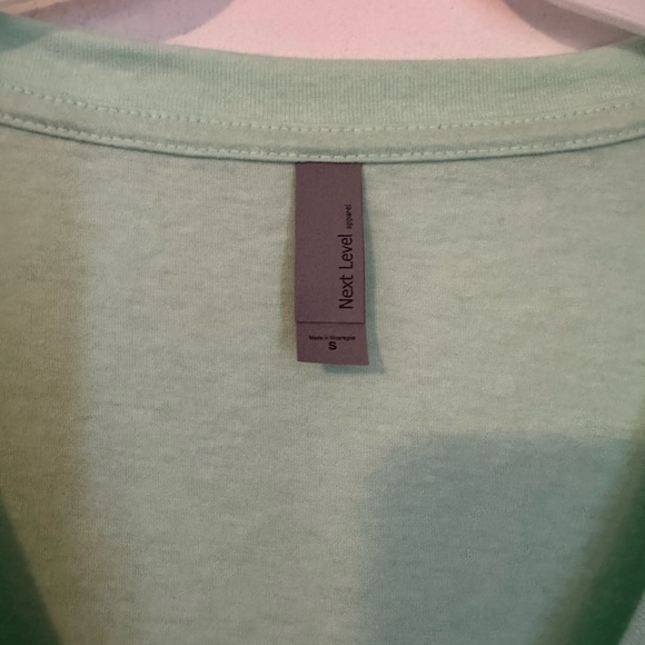 T-Shirt - Picture 3 of 3